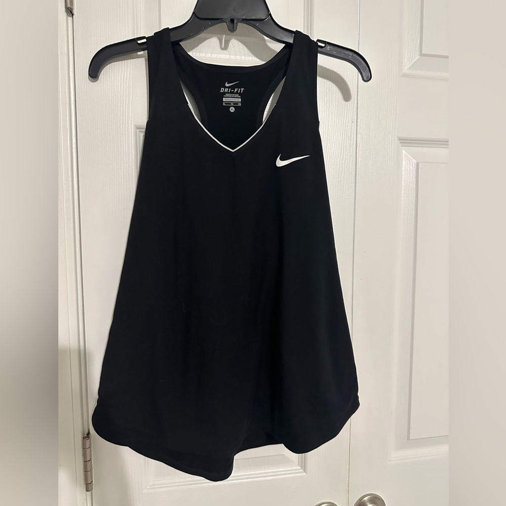 Women’s Nike Dry Fit shirt
